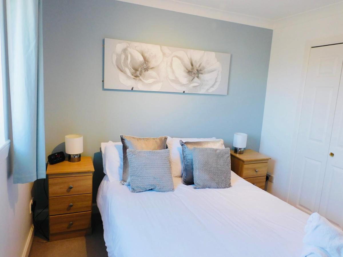 Beautiful 3 Bedroom Apt, Mins From Glasgow Airport, M8 & Sec Paisley Ngoại thất bức ảnh