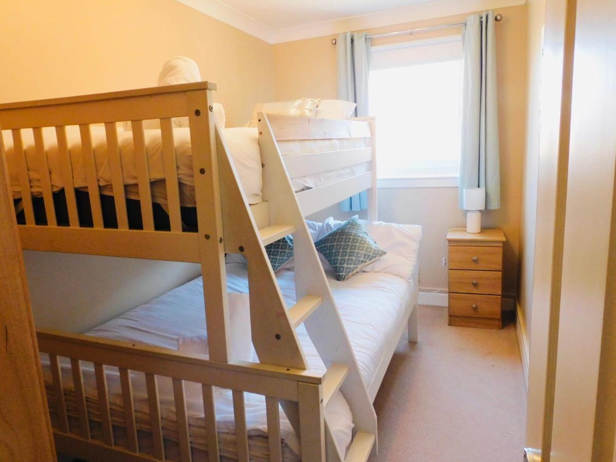 Beautiful 3 Bedroom Apt, Mins From Glasgow Airport, M8 & Sec Paisley Ngoại thất bức ảnh