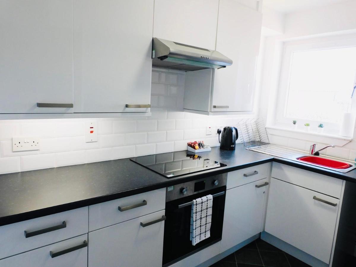 Beautiful 3 Bedroom Apt, Mins From Glasgow Airport, M8 & Sec Paisley Ngoại thất bức ảnh