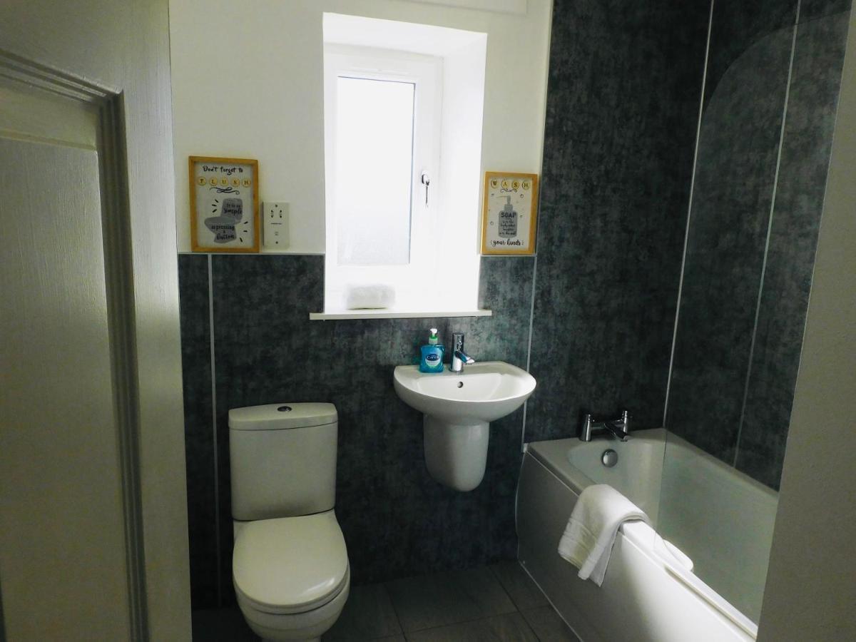 Beautiful 3 Bedroom Apt, Mins From Glasgow Airport, M8 & Sec Paisley Ngoại thất bức ảnh